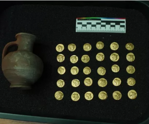 В Крыму нашли клад с античными золотыми монетами