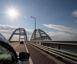 Крымский мост 19 декабря закроют для автомобилей