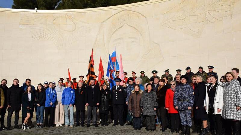 В Ялте состоялось памятное мероприятие в честь 80-летия победы в Сталинградской битве