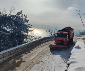 Крымские спасатели вытащили из снега 22 машины